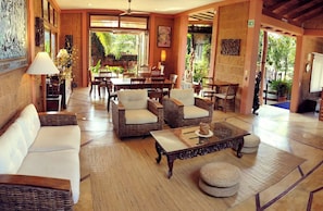 Free daily full breakfast