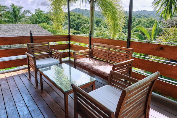 Suite panorámica, terraza, vistas a la montaña | Terraza o patio