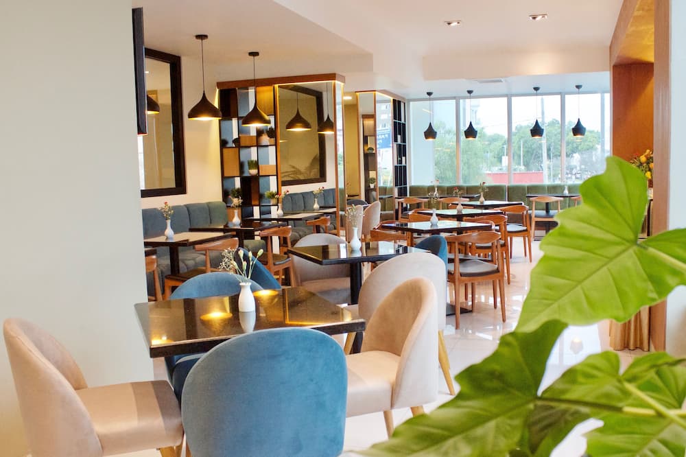 Habitat Hotel