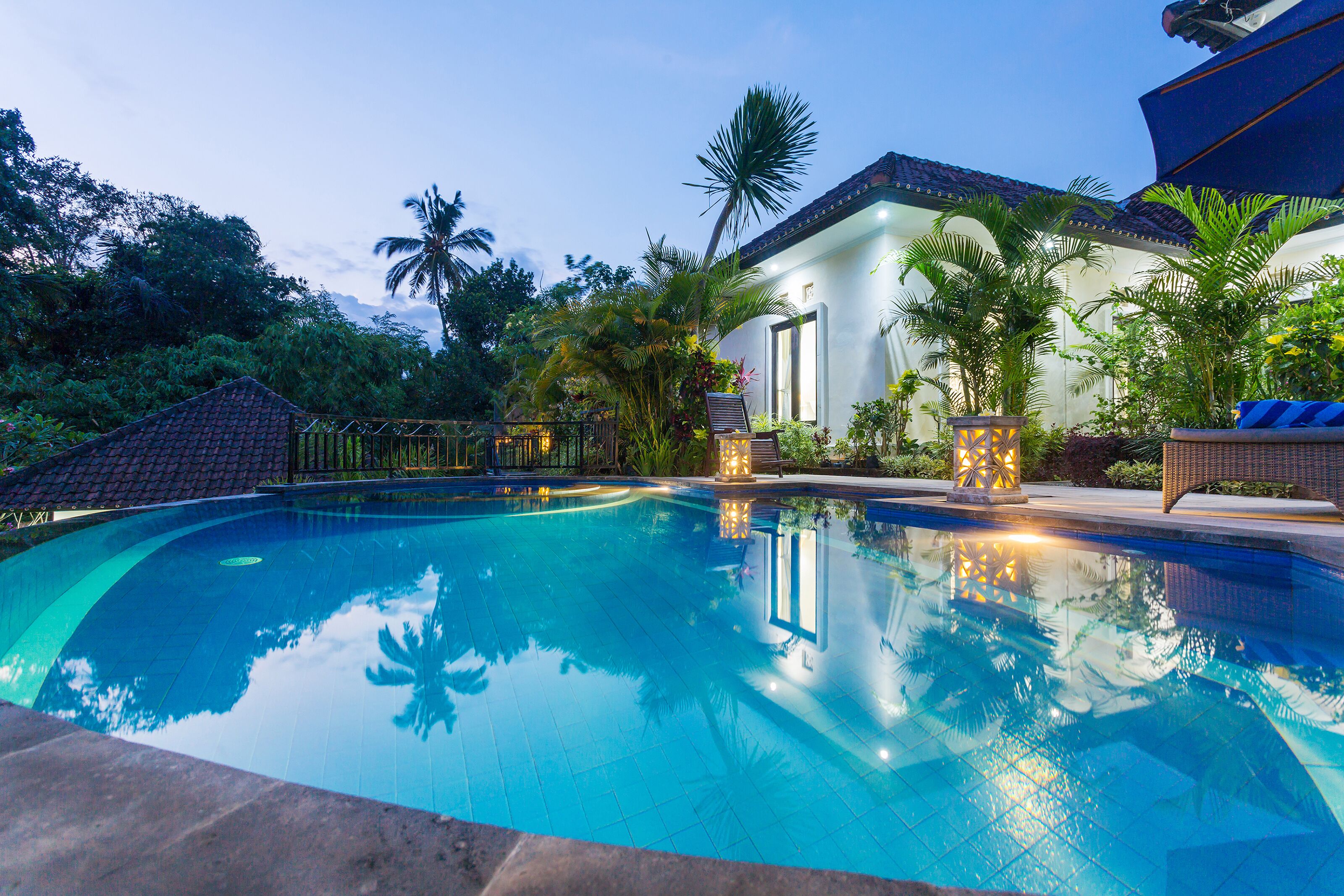 2 piscinas externas
