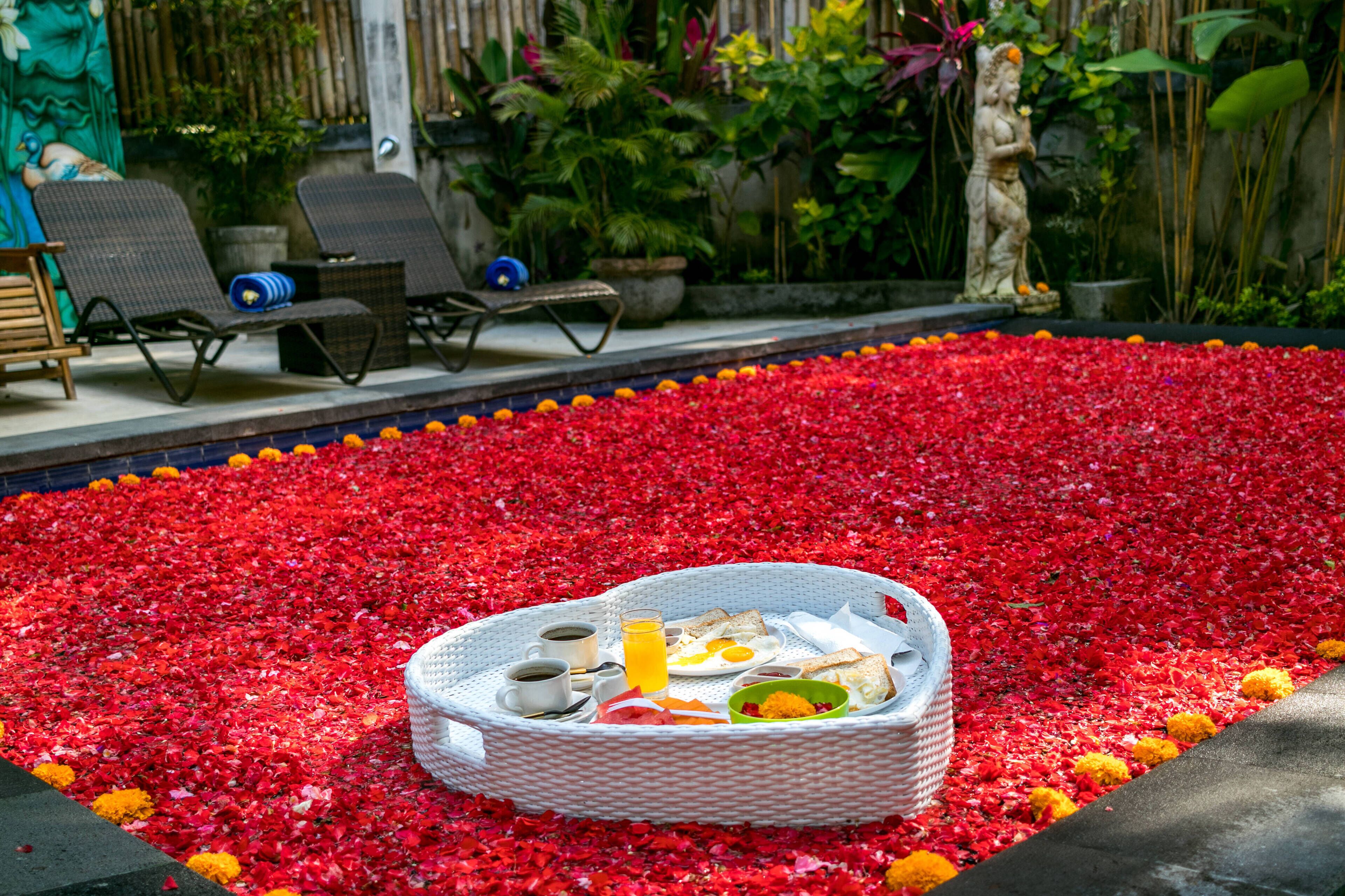 2 座室外游泳池