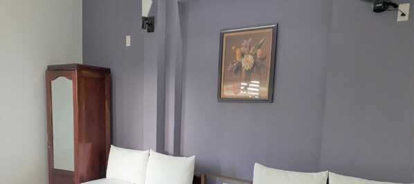 Triple Room (No Air Conditioning)