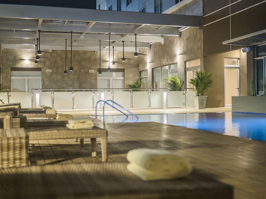 Außenpool, Liegestühle