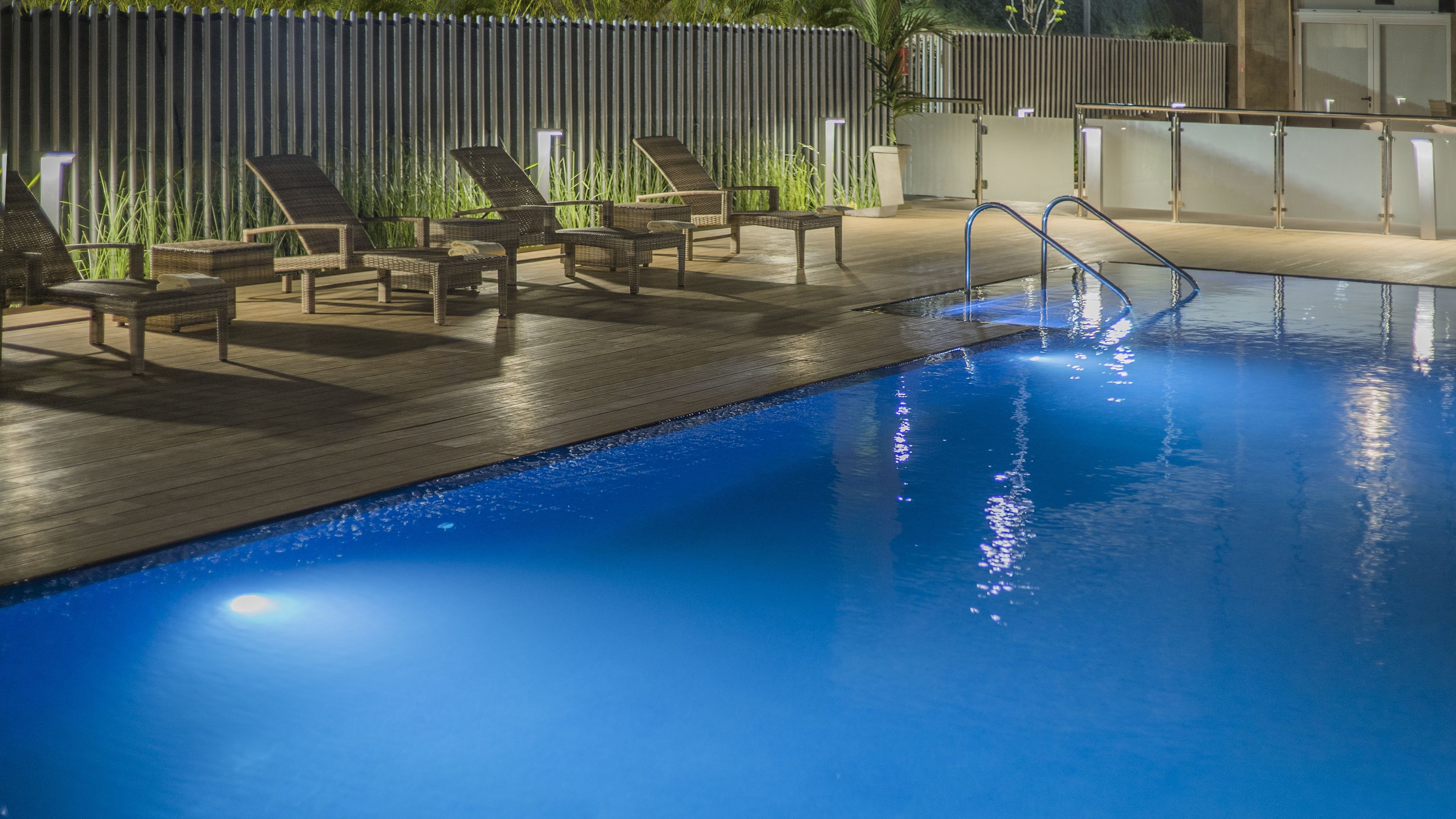 Outdoor pool, sun loungers