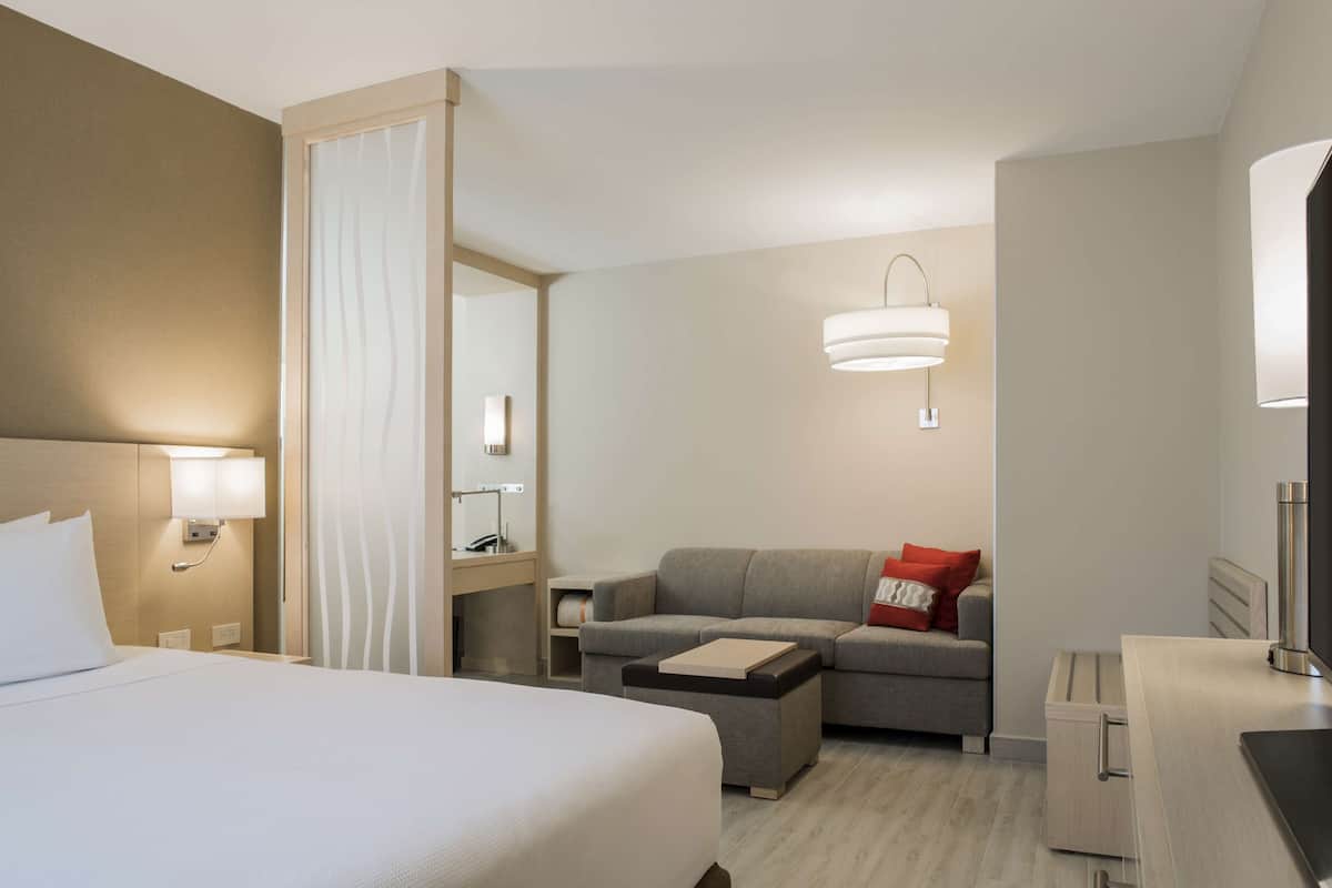 Minibar, in-room safe, desk, soundproofing