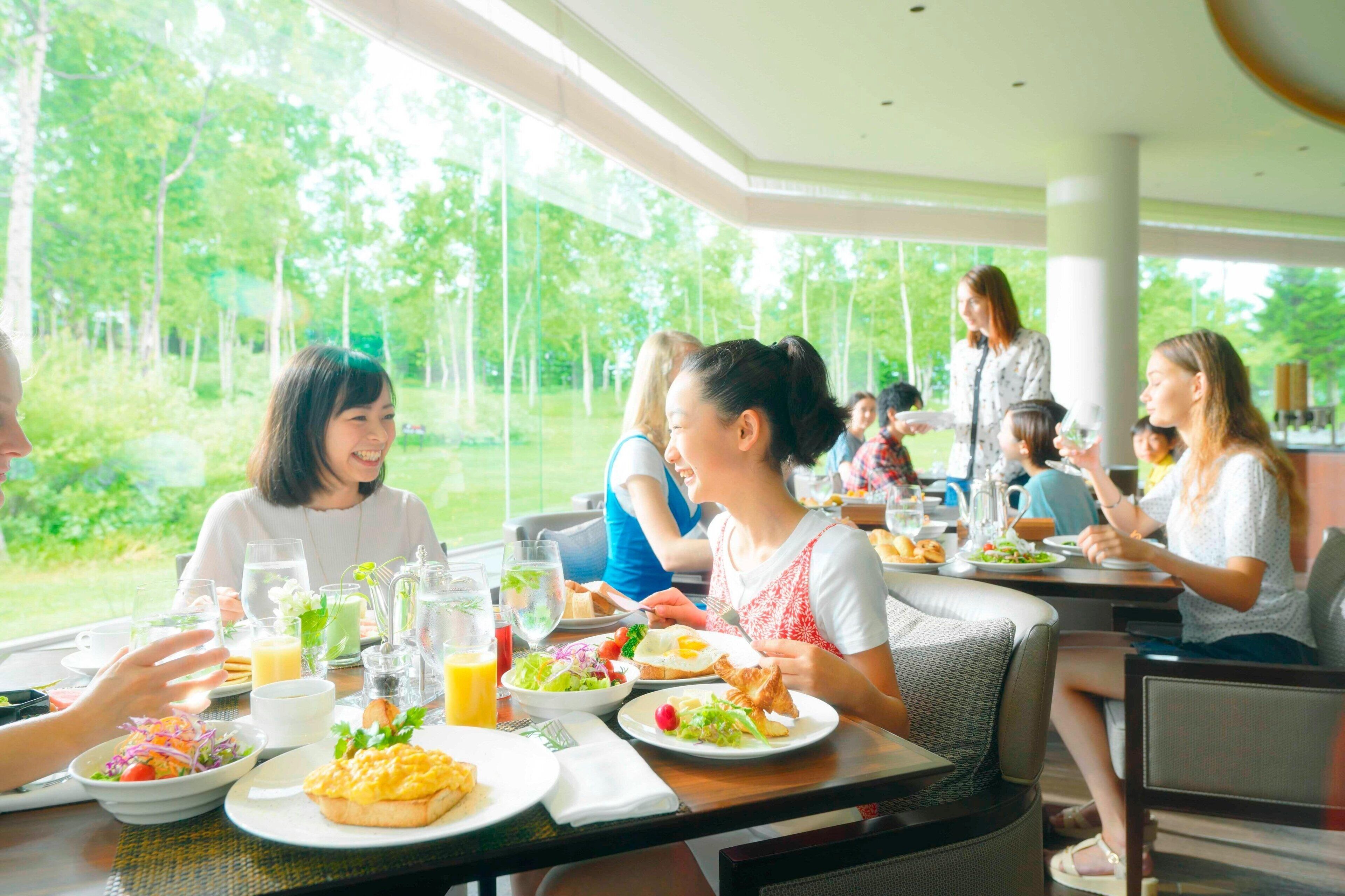 Daily buffet breakfast for a fee