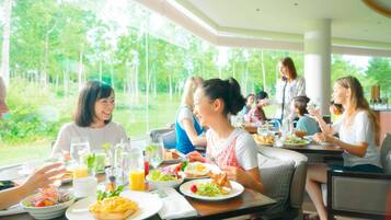 Daily buffet breakfast for a fee