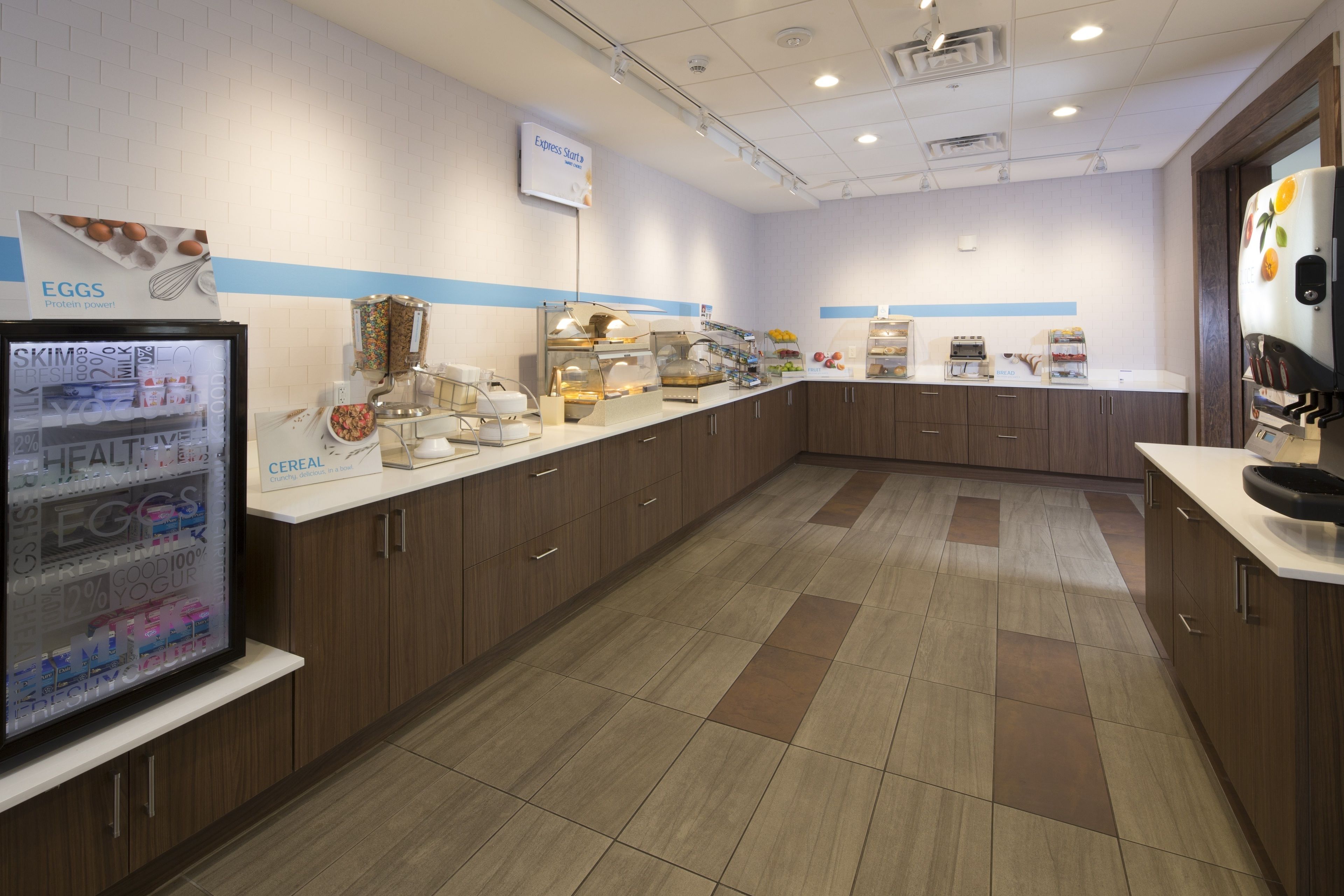 free buffet breakfast