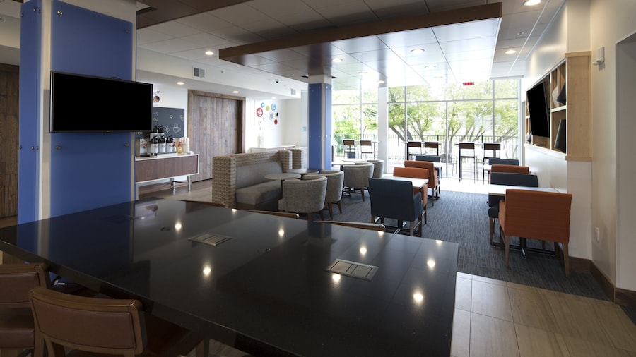 Holiday Inn Express & Suites Alpena - Downtown by IHG