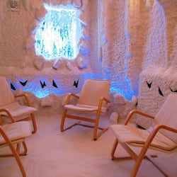 Sauna, Dampfbad, Türkisches Bad/Hamam, Warmsteinmassagen, Thai-Massagen
