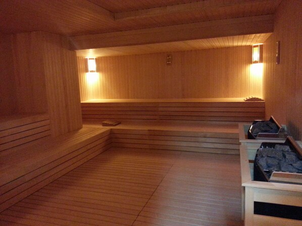 Sauna, bain de vapeur, bain turc/hammam, massage aux pierres chaudes