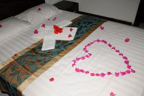 Standard Room | Minibar, in-room safe, desk, iron/ironing board - Le Flamboyant Hotel (Rodrigues Island)