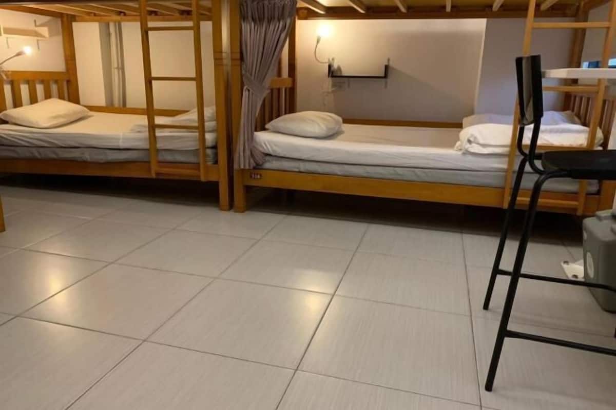 隔音、免費 Wi-Fi、床單