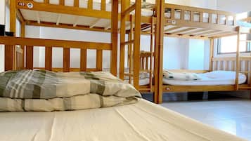 Shared Dormitory (Male) | Soundproofing, free WiFi, bed sheets
