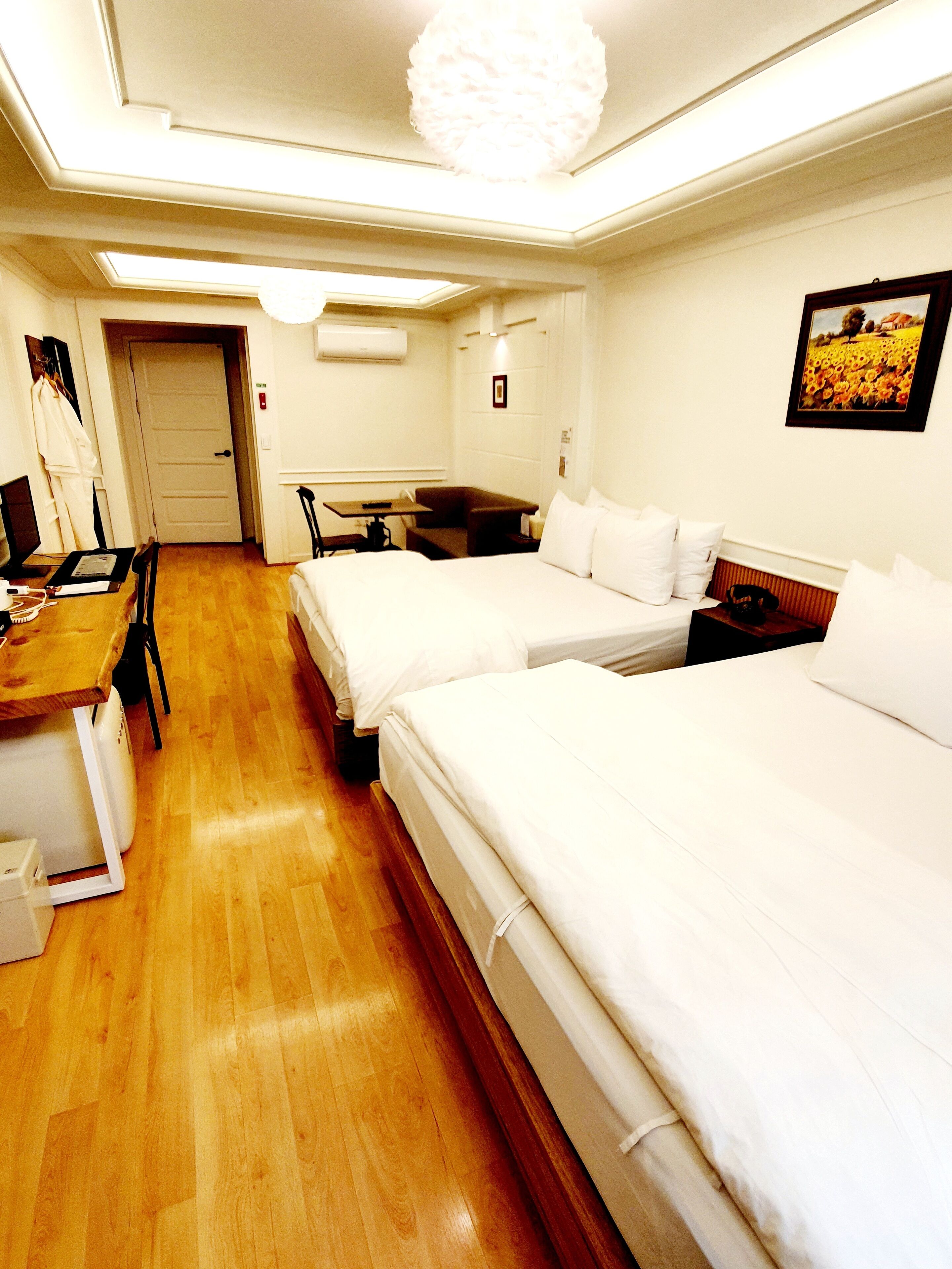 deluxe twin room | 1 bedroom, premium bedding, down duvets, memory-foam beds