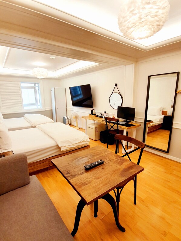 أغطية فراش متميزة وألحفة محشوة بالريش وأسرّة بإسفنج يتكيف مع شكل الجسم