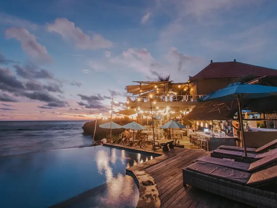 2 outdoor pools, sun loungers