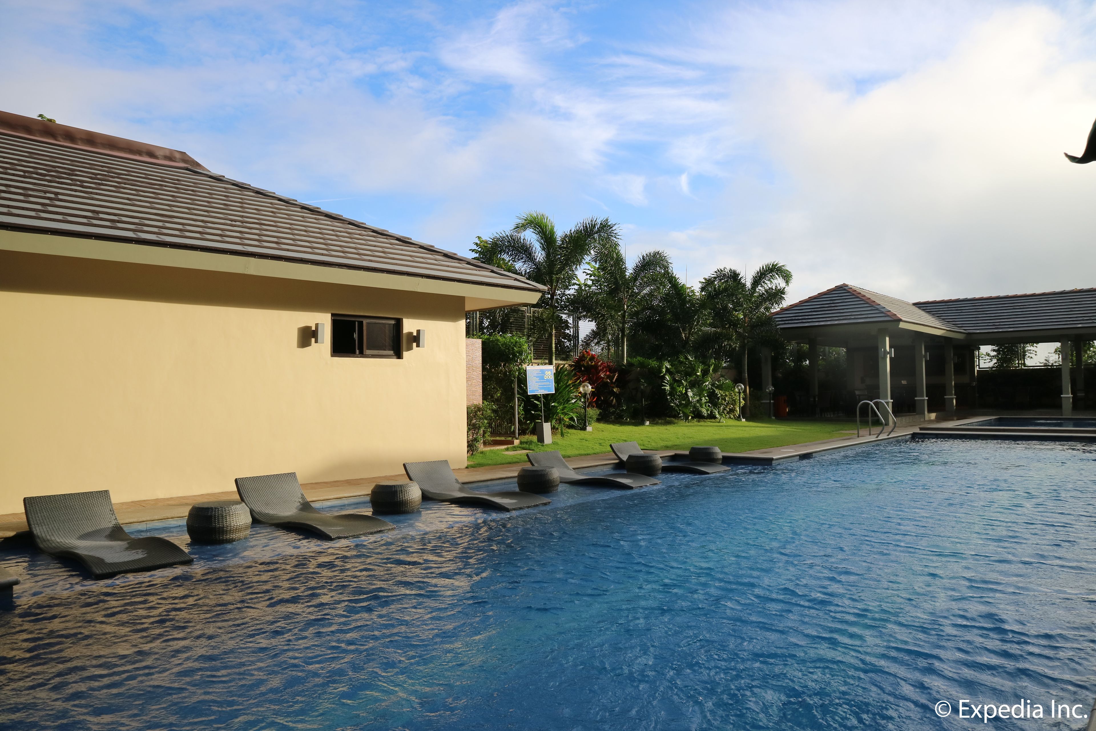 outdoor pool, pool loungers