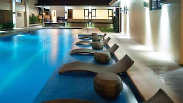 Outdoor pool, sun loungers