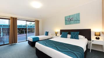 Twin Room | Desk, soundproofing, iron/ironing board, free WiFi