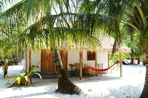 6 person Front Beach Family Bungalow