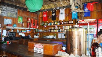 2 Bars/Lounges, Strandbar