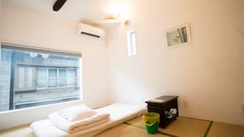 Chambre Triple (  A  ) | Wi-Fi gratuit, draps fournis