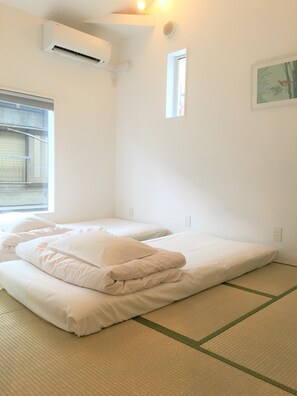 Triple Room (A) | Free WiFi, bed sheets - Sato san's Rest - Hostel (Tokyo)