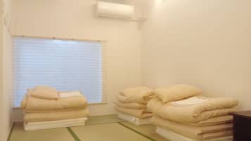 Triple Room (A) | Free WiFi, bed sheets