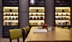 Egyptian cotton sheets, premium bedding, free WiFi, bed sheets