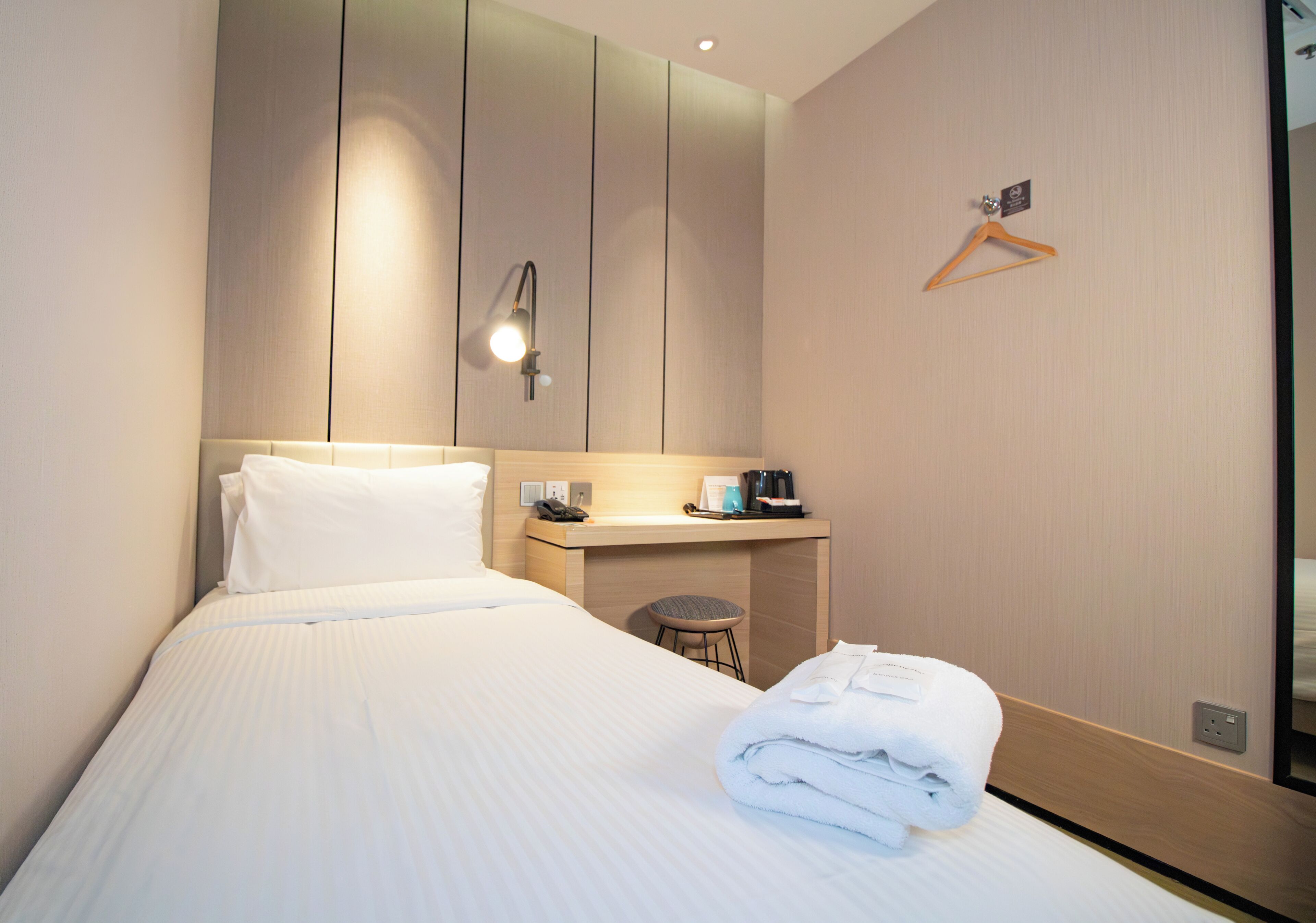 Egyptian cotton sheets, premium bedding, free WiFi, bed sheets