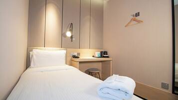 Egyptian cotton sheets, premium bedding, free WiFi, bed sheets