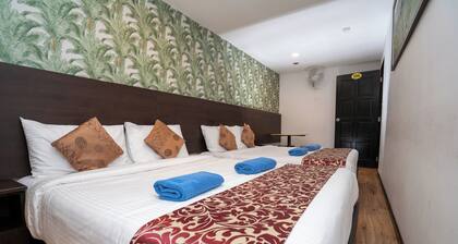 Highlanders Hotel