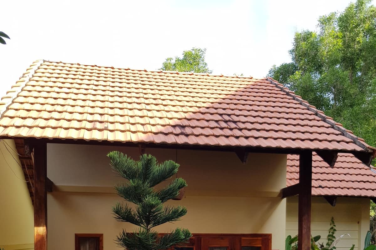 Bungalow, Garden View | Minibar, in-room safe, desk, soundproofing