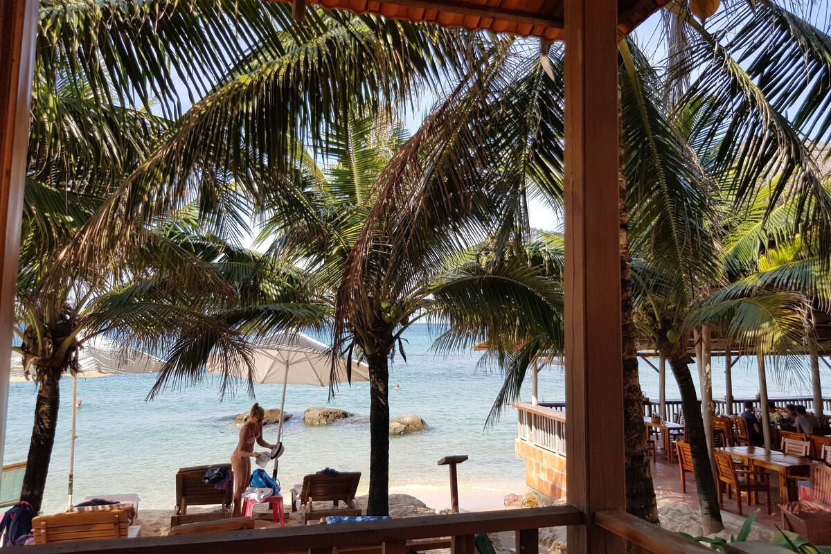 Bungalow, sát bãi biển | Minibar, két bảo mật tại phòng, bàn, phòng cách âm 