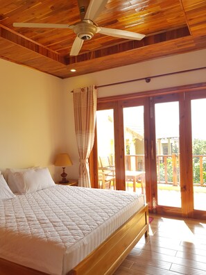 Dobbeltrom – deluxe, hageutsikt | Utsikt fra balkong