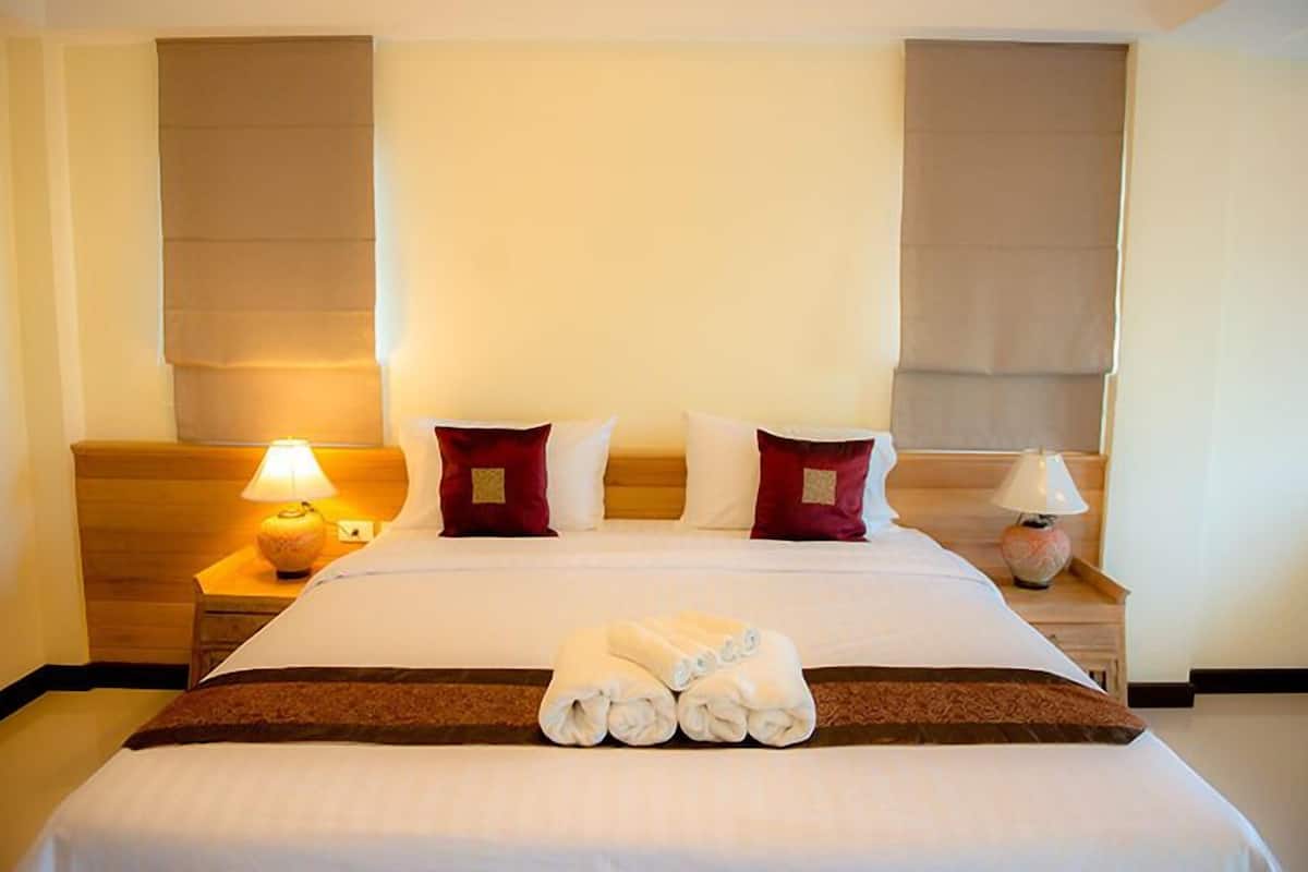 deluxe triple room | minibar, desk, free wifi