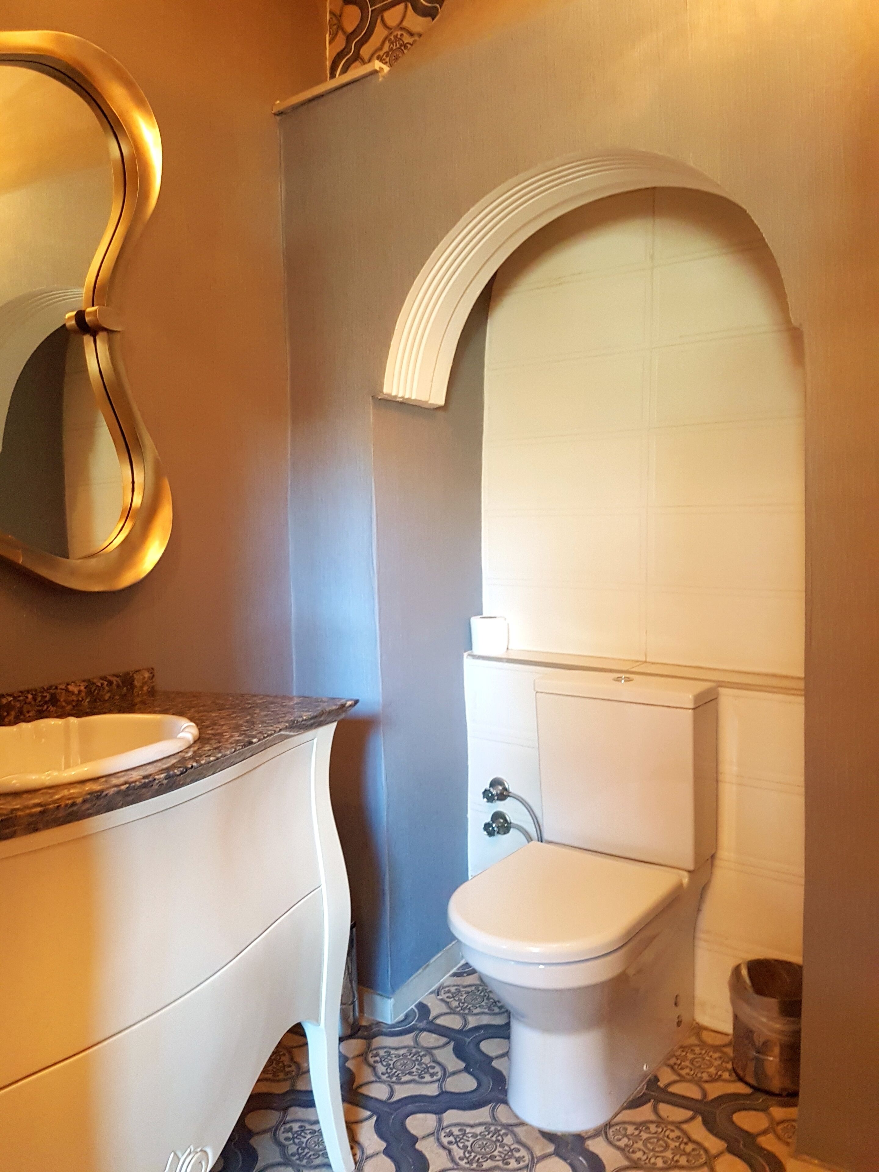 presidential suite | bathroom | jetted bath, free toiletries, hair dryer, bathrobes