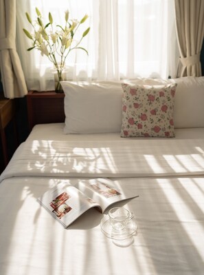 Deluxe Double Room, 1 King Bed, Mountain View | Room amenity - Hong Mon Villa (Da Lat)