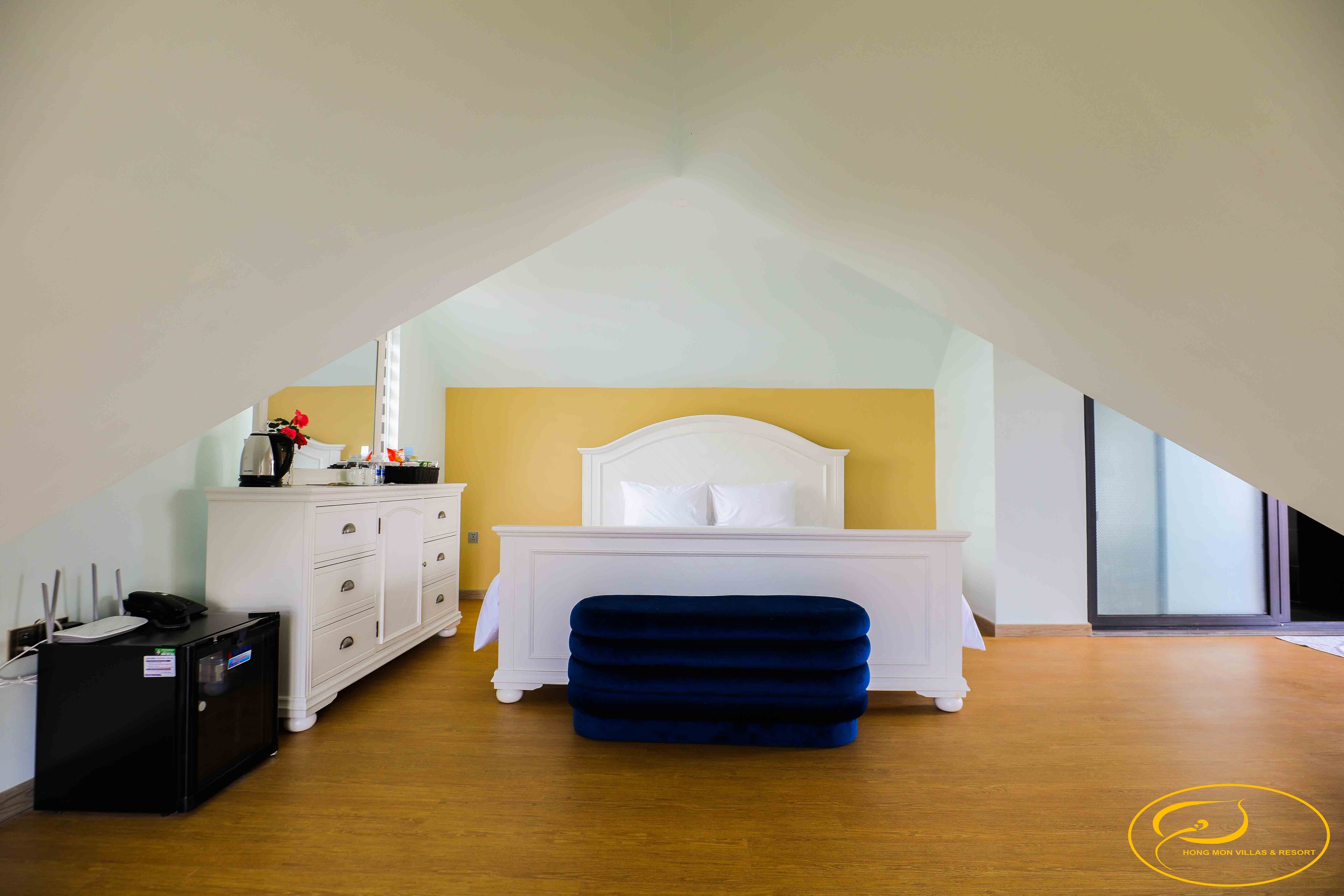 1 bedroom, pillow-top beds, minibar, individually decorated