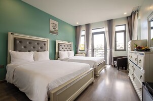 Surmatelas, minibar, bureau, espace de travail pour ordinateur portable