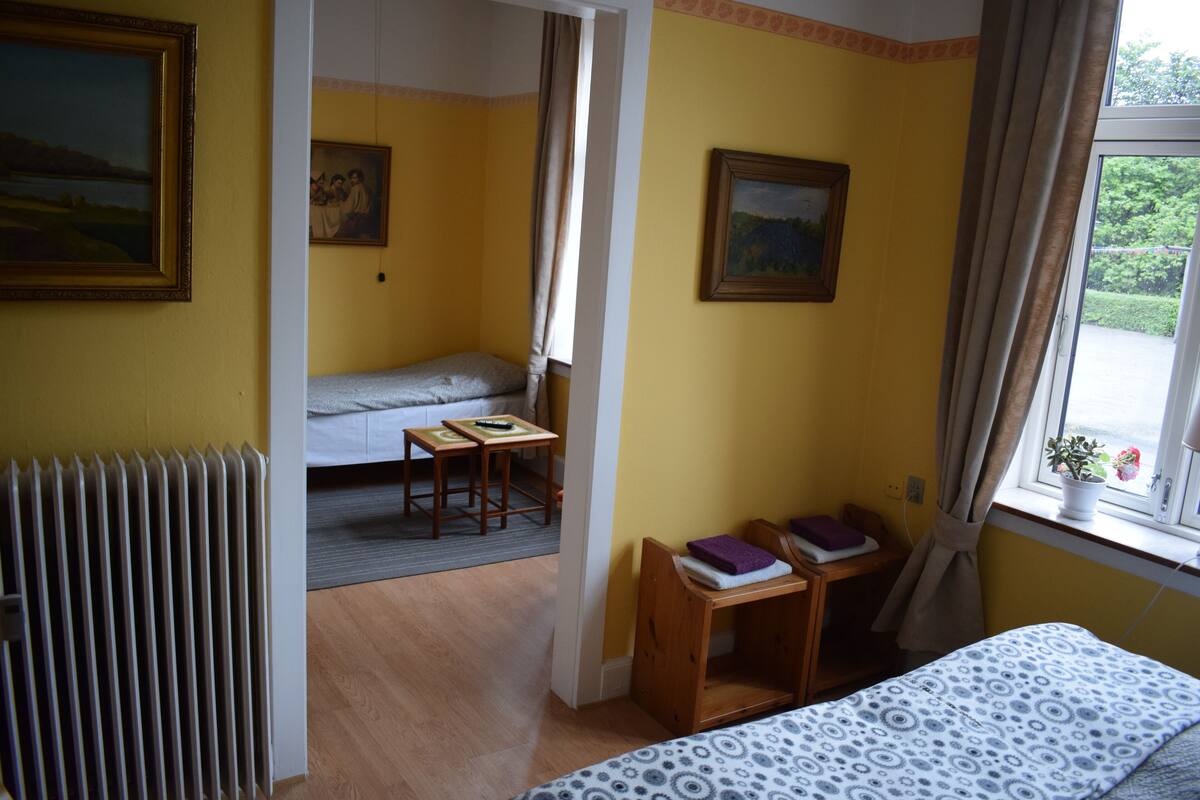 Free WiFi, bed sheets