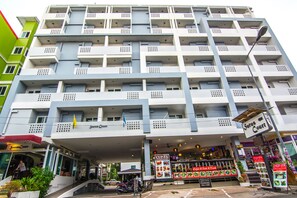 Exterior - Sutus Court 1 (Pattaya)