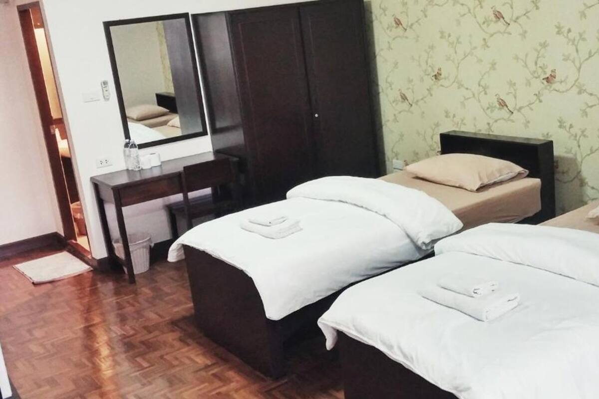 Superior Twin Room | In-room safe, desk, rollaway beds, free WiFi