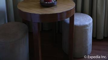 Standard Suite, Non Smoking | Room amenity