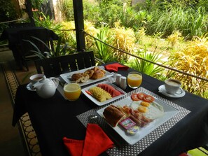 Tägliches inbegriffenes englisches Frühstück