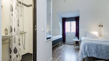 Twin Room (WC & Shower) | Iron/ironing board, free cots/infant beds, rollaway beds, bed sheets