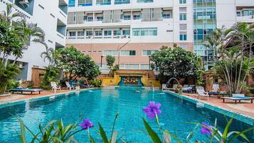 Outdoor pool, pool loungers
