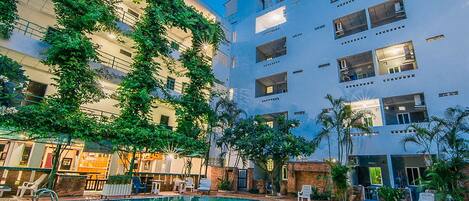 Fachada de la propiedad