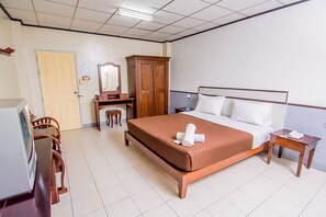 مكتب وأسرّة قابلة للطي وواي فاي مجانًا